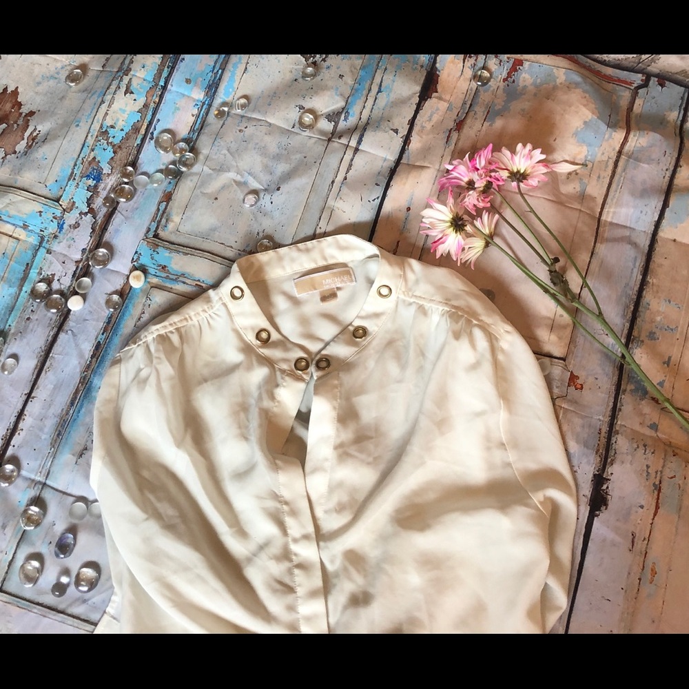 Women’s Micheal Kors button up classic shi…
